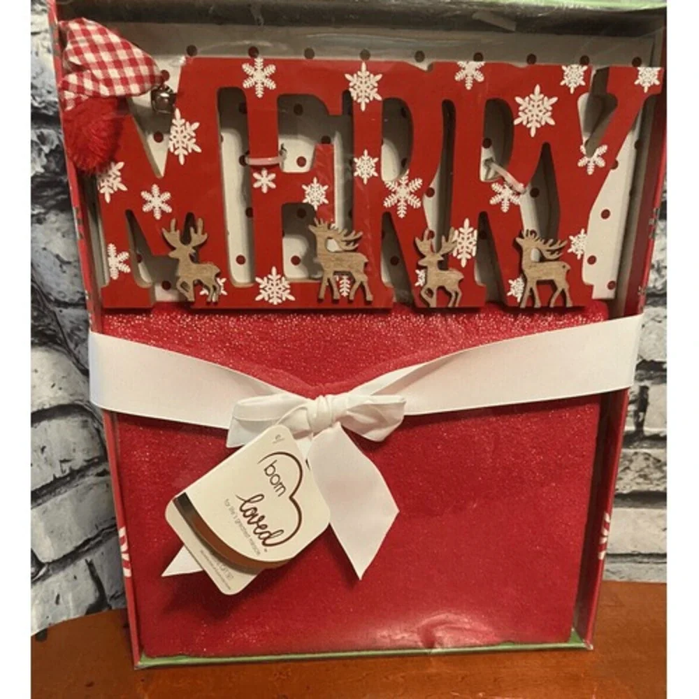 Christmas Room Art and New Born Baby Blanket Merry Deluxe Gift Set‎ Born Loved